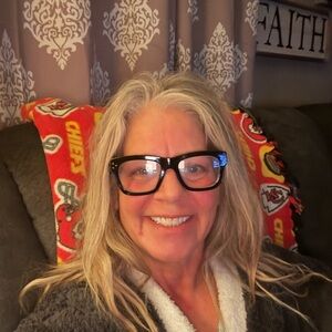 Meet your Posher, Dorthy